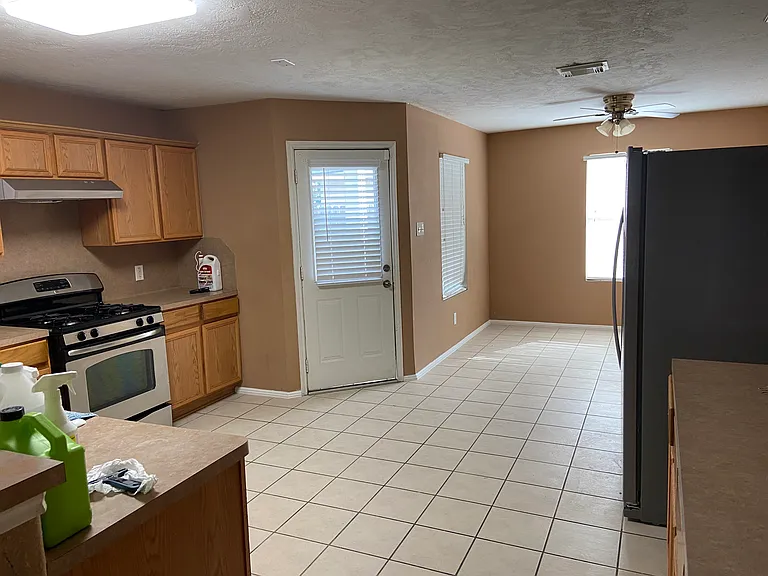 5426 Cinnamon Lake Dr — Photo 24