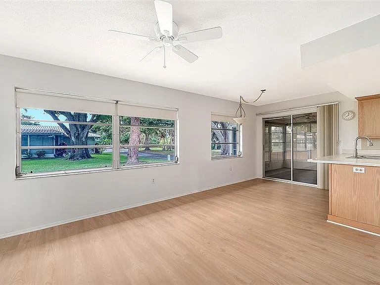 515 Rousseau Dr — Photo 20