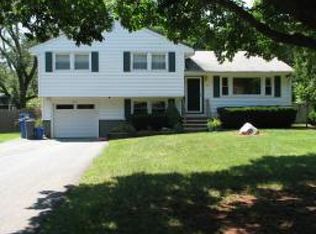 60 McGuffy Rd, Somerset, NJ 08873