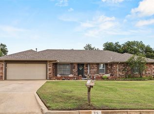 15 Crown Point, Shawnee, OK 74804