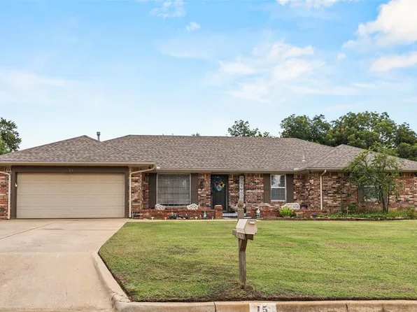 15 Crown Point, Shawnee, OK 74804