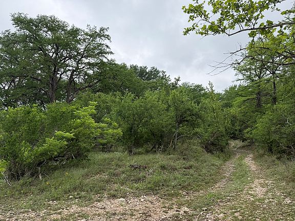 4th image of 261 River Dr