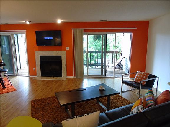 5th image of 8150 Shorewalk Dr APT A