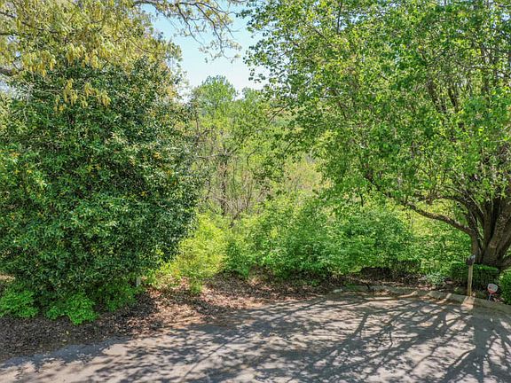 3rd image of 113 Harpeth Trace Ct