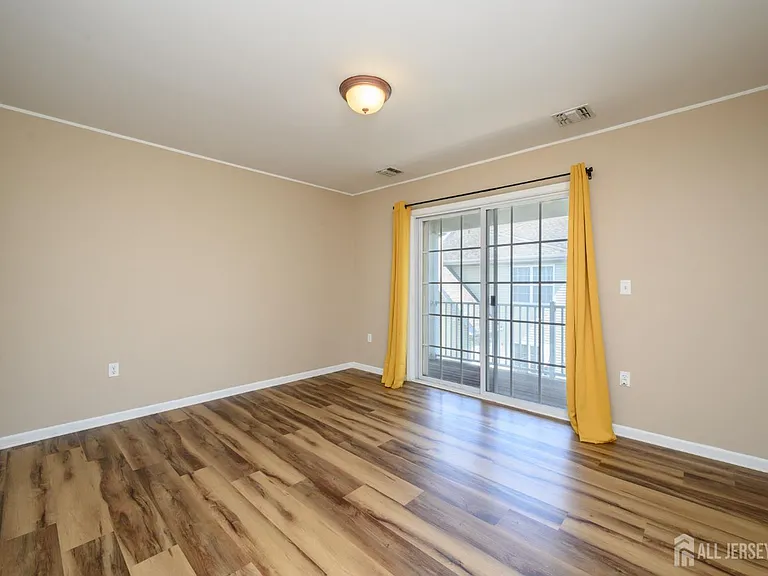 303 Pinelli Dr — Photo 18