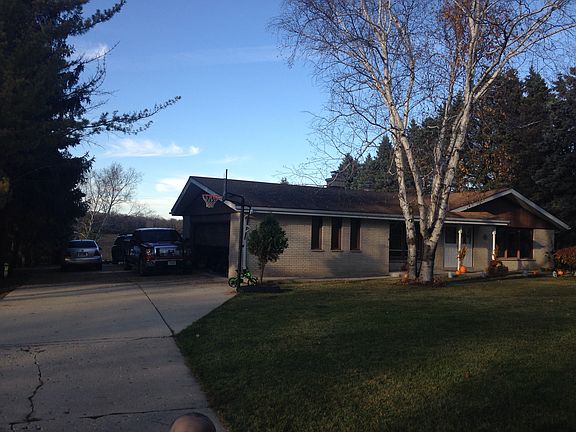 5th image of 9004 W Poplar Dr