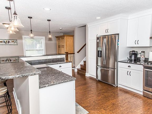 4th image of 1792 Skylark Dr