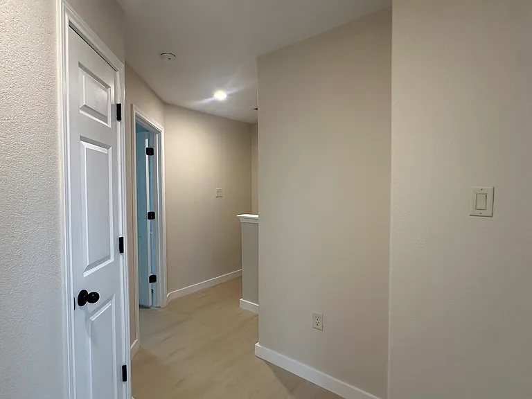238 Samuel Dr — Photo 23