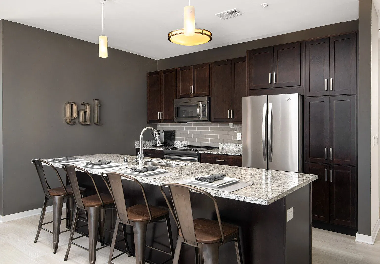 Emerald Row Apartments — Photo 2