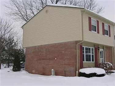 1st image of 153 Surrey Ln #153