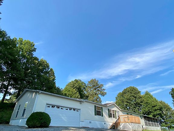 2nd image of 214 Fawn Trail Dr