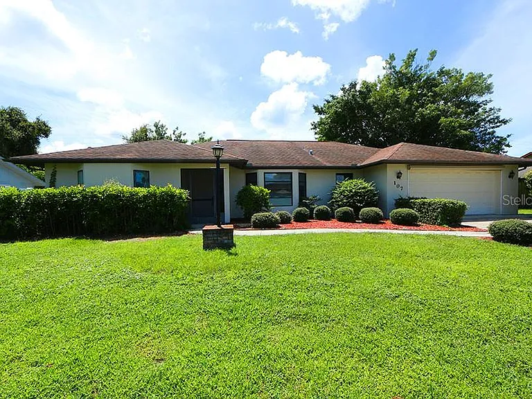 147 Hourglass Dr — Photo 2