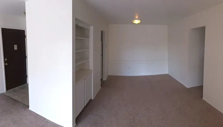 Senate Place Apartments — Photo 19