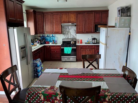 2nd image of 5225 Wightman St