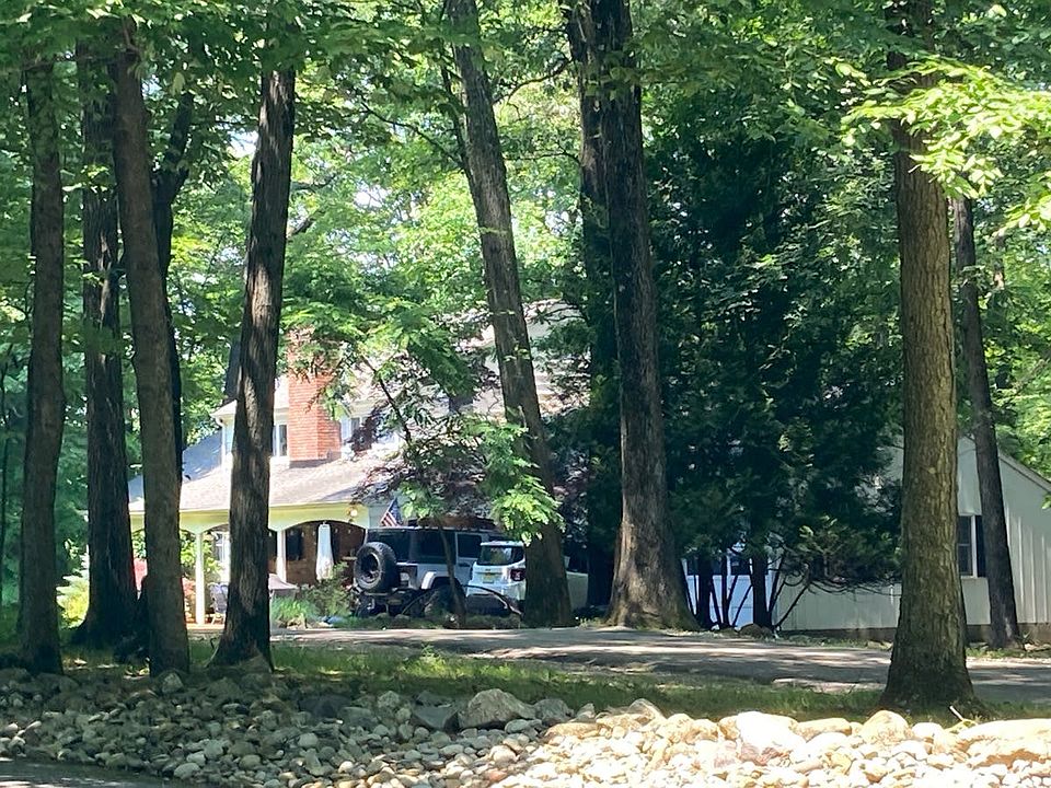 2nd image of 48 Stony Brook Rd