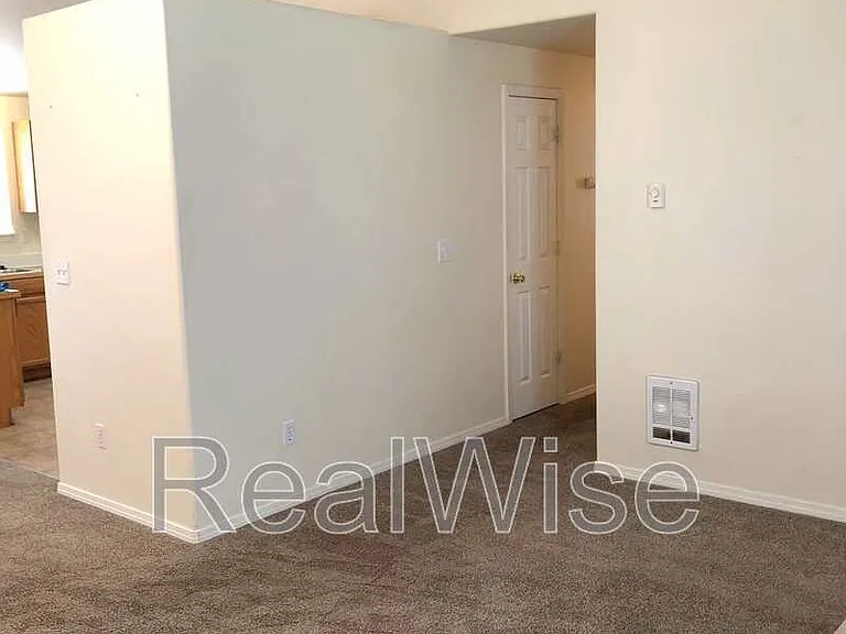 1231 SW 33rd St — Photo 7