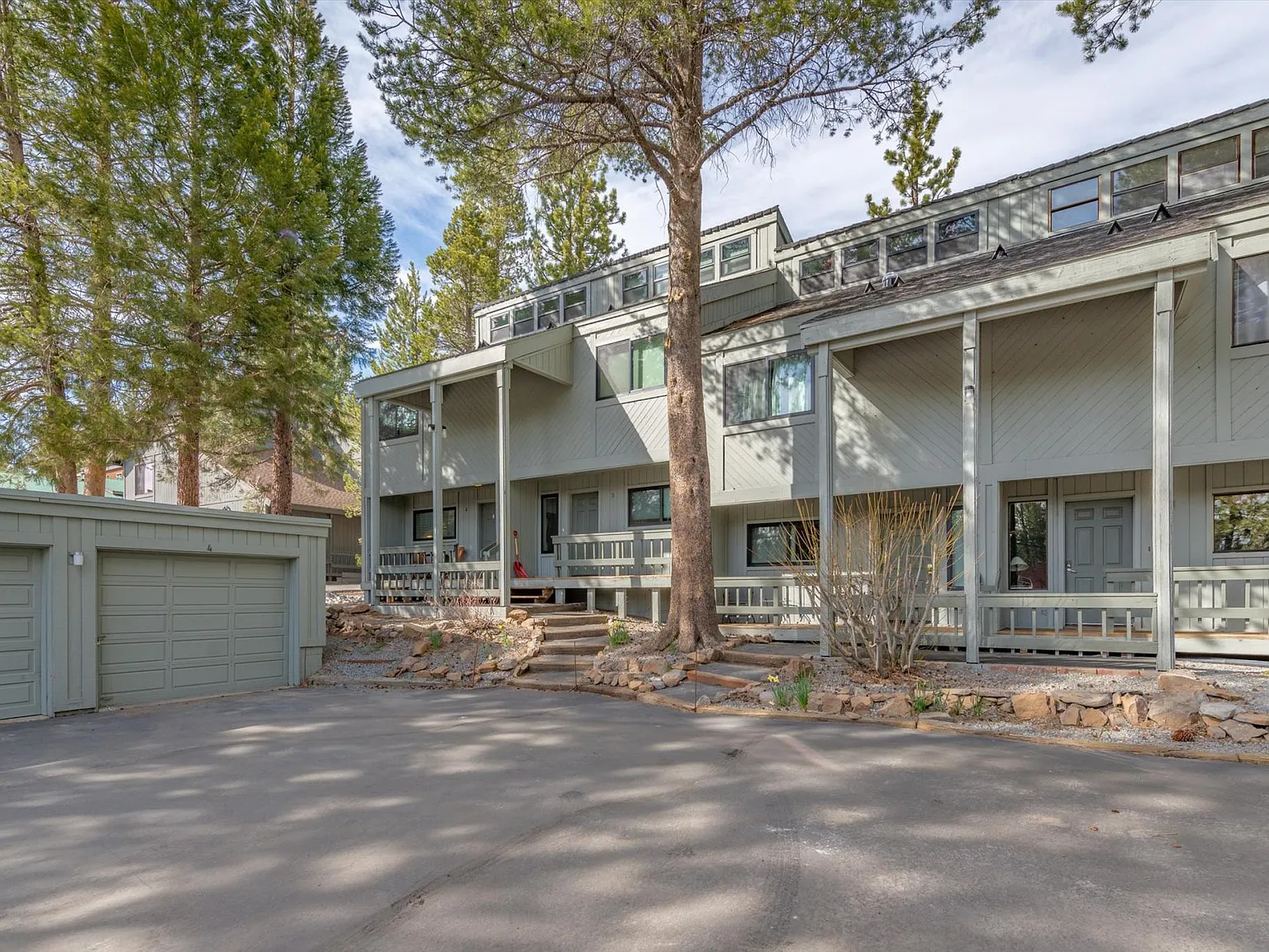 3 bed, 1649 sqft, $3,900 — Photo 3