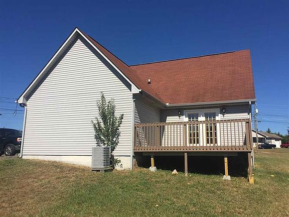 3rd image of 205 Bradford Dr