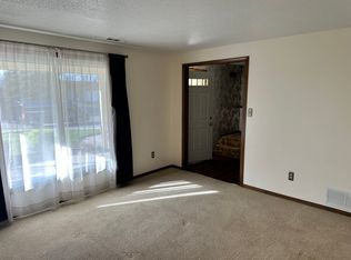 1402 Lofton Way, Fort Wayne, IN 46815