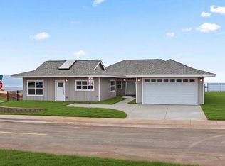 21 Oliona St, Makawao, HI 96768
