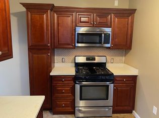 17 Whitman Ave #2R, Whitman, MA 02382