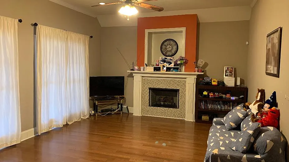 3 bed, 2000 sqft, $2,400 — Photo 4