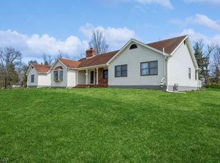 30 Claridge Ln, Raritan Twp., NJ 08822