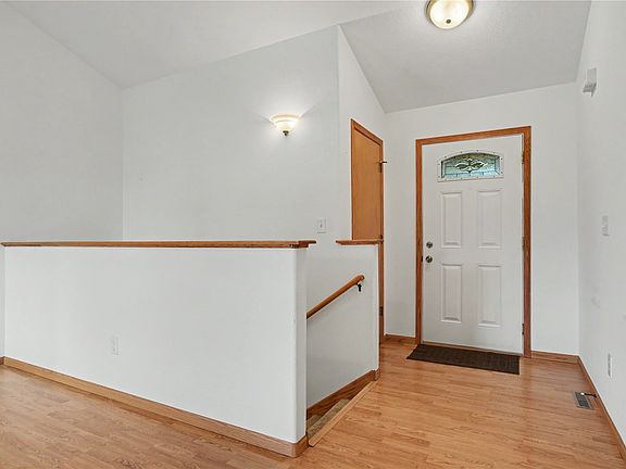 3rd image of 1875 Highland Rd
