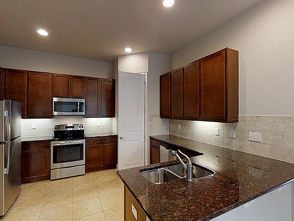 2nd image of 1103 Kilkenny Ln