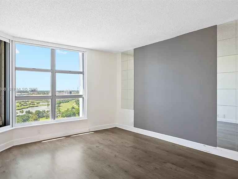 3400 NE 192nd St #1707 — Photo 17
