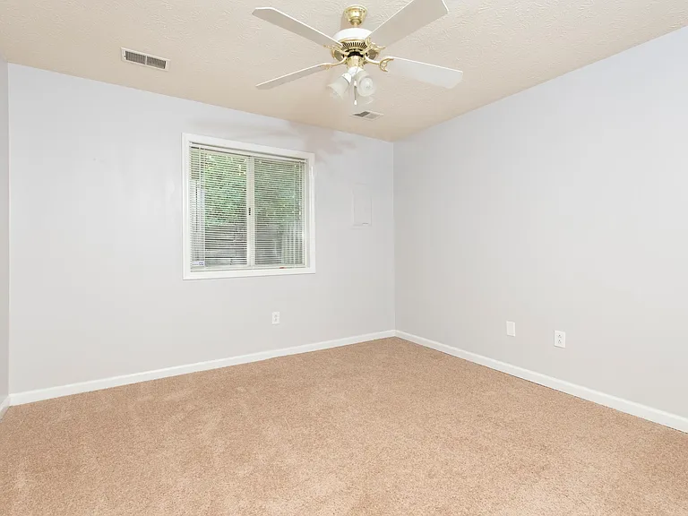 1450 Vintage Cir — Photo 15