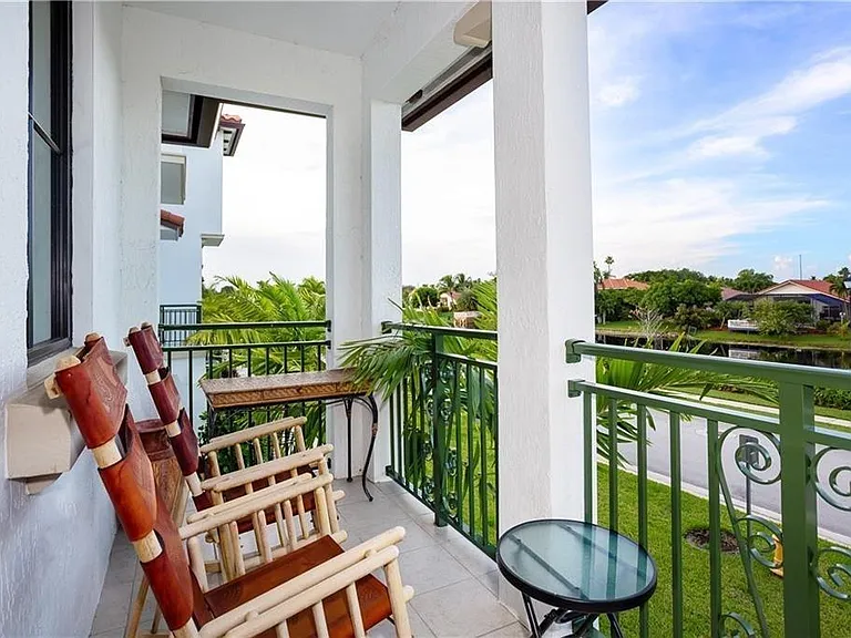11736 SW 13th Ct — Photo 12