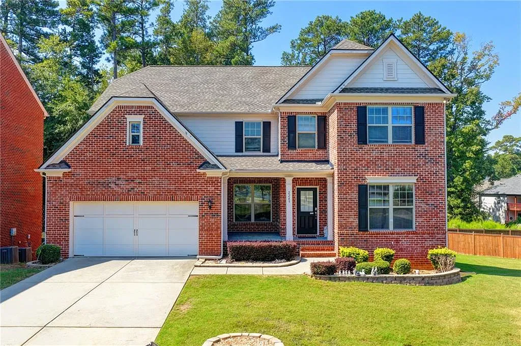 6 bed, 5.0 bath, 4671 sqft, $3,800 — Photo 1