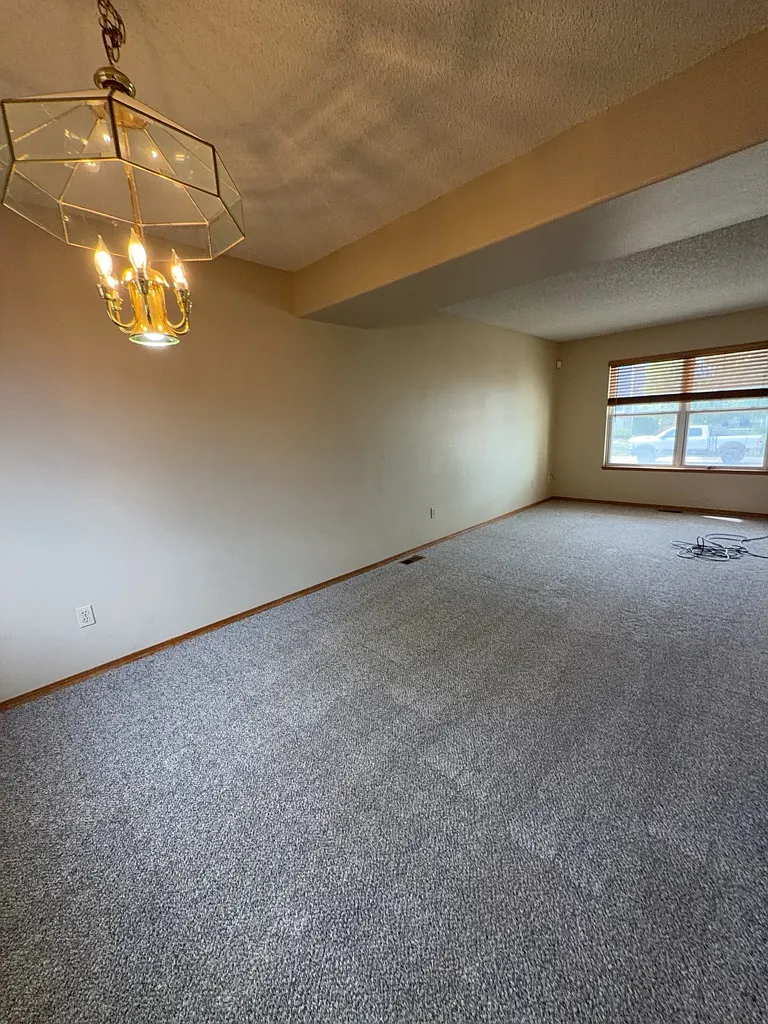 4 bed, 2.5 bath, 1868 sqft, $2,195 — Photo 2