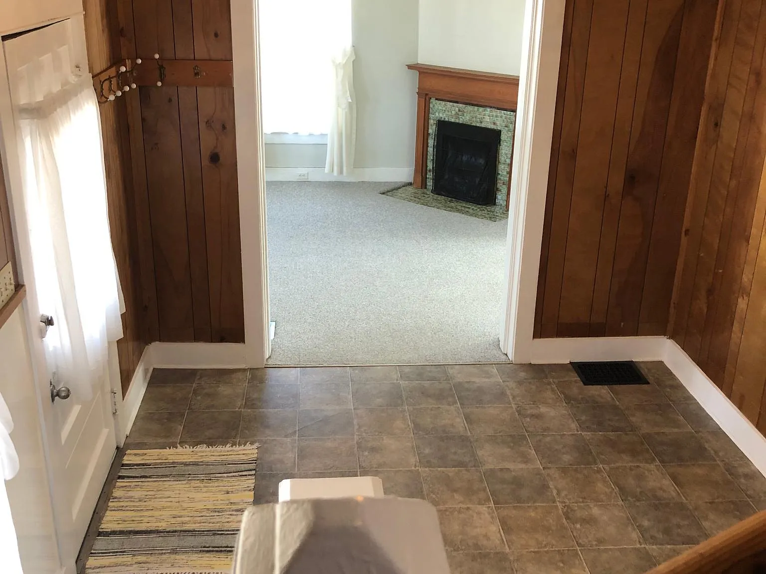 3 bed, 1999 sqft, $1,550 — Photo 3