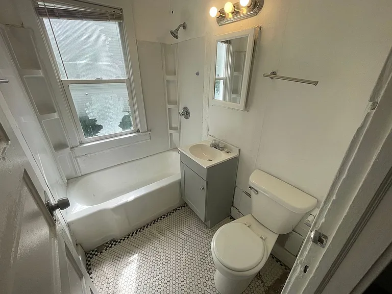 502-504 N 32nd St. (4 Unit) (Ace Property) — Photo 6