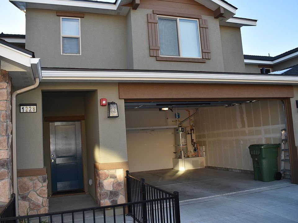 Rear Ent. & 2 Car Garage w/Storage Rack