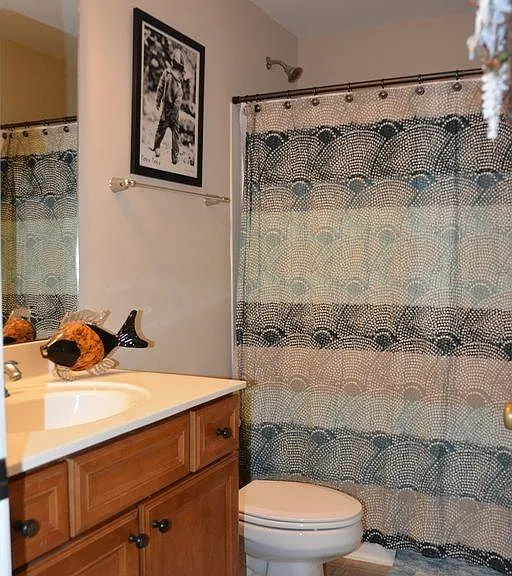 1066 Kingston Grove Dr — Photo 9