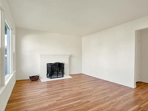 3rd image of 2615 Connie Dr
