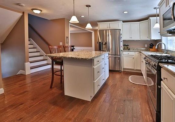 4th image of 73 Kernwood Ave