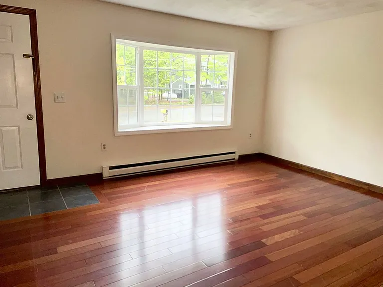 30 Emerald Dr #L — Photo 6