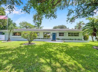 420 E Tropical Way, Plantation, FL 33317
