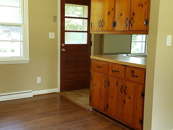 5th image of 2521 Merryoaks Ave
