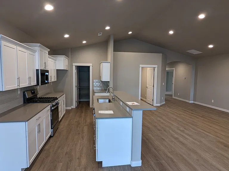 3794 N Peyton Ln — Photo 2