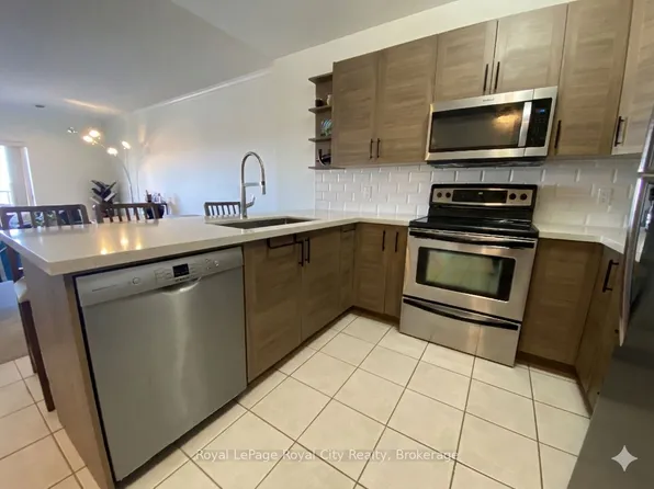 60 Wyndham St S, Guelph, ON