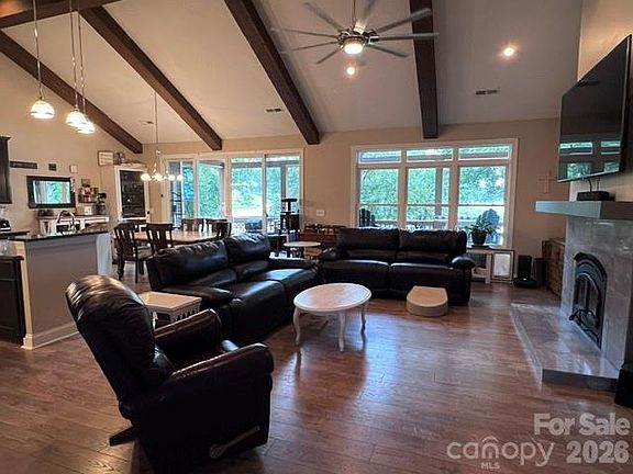 5th image of 3825 Chevlot Hills Rd