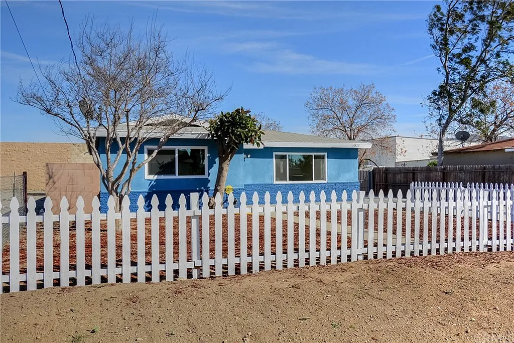 10427 Hemlock Ave, Fontana, CA 92337 | Zillow