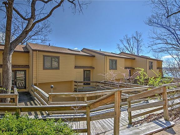 Located on Navajo Road down Highway HH, this quaint complex has great views of the cove.