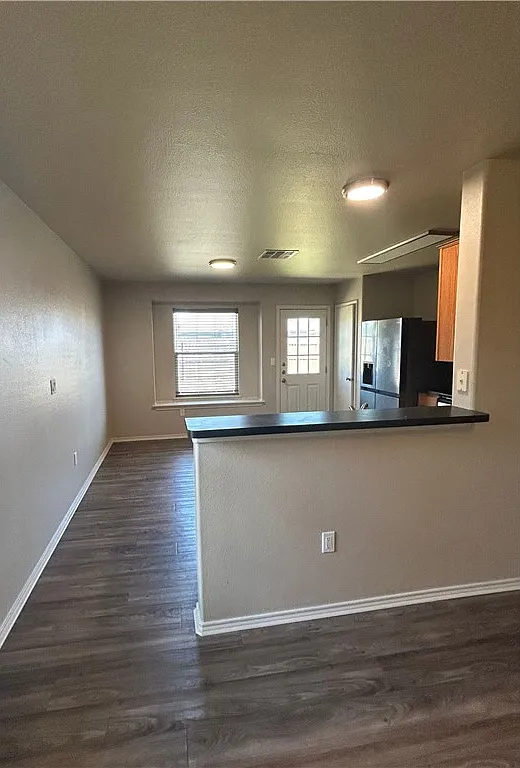 3 bed, 2.0 bath, 1367 sqft, $1,795 — Photo 4