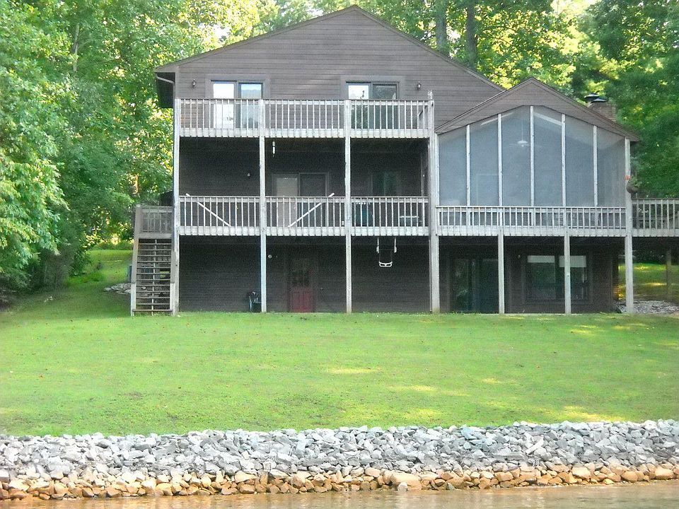 1st image of 15 Merriman Ln